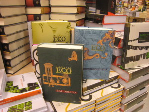 Selezione di opere di Eco in una libreria praghese / Selection of Eco’s works in a bookshop in Prague