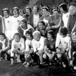 La Cecoslovacchia posa con il trofeo. La maggior parte dei calciatori indossa però la divisa tedesca / Czechoslovakia posing with the trophy. The major part of the players, anyway, is wearing the German jersey