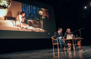 La lectio magistralis, nella Biblioteca della Città di Praga, dal titolo “Vittorio Storaro e la cinematografia digitale” e la consegna al Maestro italiano della medaglia d’oro della Famu / The lecture entitled “Vittorio Storaro and digital cinematography” at the Prague Municipal Library and the awarding of the Famu golden medal to the Italian Maestro © Martina Valente, Eleutheria Foundation