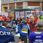 Carlo Capalbo con il vincitore della mezza maratona del 2017, Barselius Kipyego (che ha percorso i 21,097 km in 59'14'') / Carlo Capalbo with the winner of the 2017 half-marathon, Barselius Kipyego (who ran the 21,097 km in 59'14'') © Giuseppe Picheca