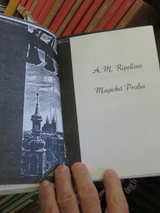 Una copia della Praga Magica di Angelo Maria Ripellino / A copy of Angelo Maria Ripellino’s Magic Prague