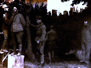 San Donà di Piave, giugno 1918. Impiccagione di legionari catturati nella Battaglia del Solstizio / San Donà di Piave, June 1918. Hanging of legionaries that were captured during the second Battle of the Piave river