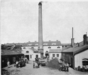 La Bratři Janouškové di Karlín un secolo fa, quando era in piena attività / The Bratři Janouškové in Karlín a century ago, when it was in full activity