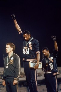 Il gesto di ribellione di Tommie Smith e John Carlos alle Olimpiadi di Città del Messico, 1968 / The silent protest of Tommie Smith and John Carlos at the 1968 Olympics in Mexico City