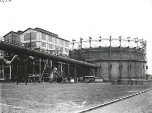 Anno 1924, fine dei lavori al serbatoio di gas (Gong) / Year 1924, end of work at the gas tank (Gong) © Dolní Vítkovice