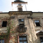 La facciata occidentale del castello / The western facade of the castle © CC-BY-SA-3.0 Kivak, Wikipedia